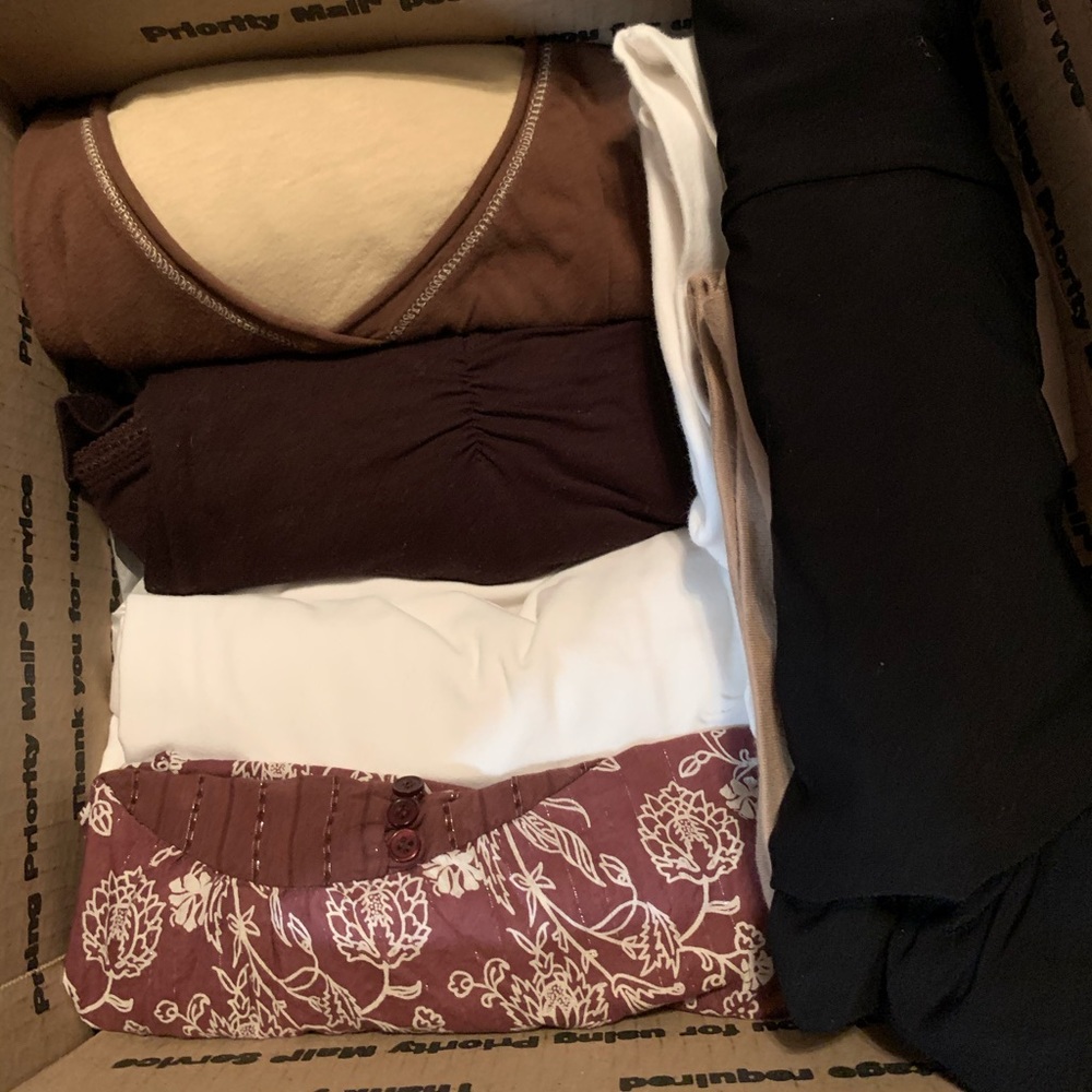 SOLD❌Maternity Mystery Box - 11 pieces
